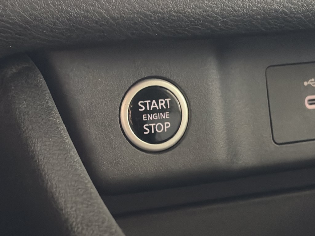 Used 2023 Nissan Rogue SV FWD image 24