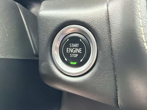 Used 2024 Chevrolet Suburban Premier AWD/4WD image 32