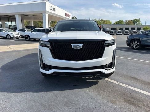Used 2023 Cadillac Escalade ESV Sport Platinum image 2