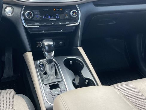 Used 2020 Hyundai Santa Fe SEL w/ Convenience Package FWD image 17