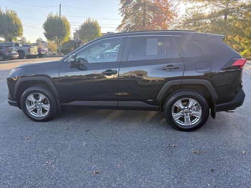 Used 2024 Toyota RAV4 XLE image 4
