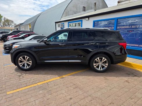 Used 2020 Ford Explorer Platinum w/ Premium Technology Package AWD/4WD image 8