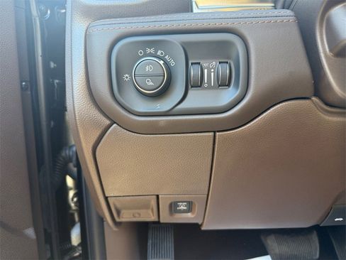 New 2025 RAM 2500 Limited image 18