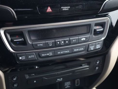 Used 2019 Honda Pilot Elite image 19