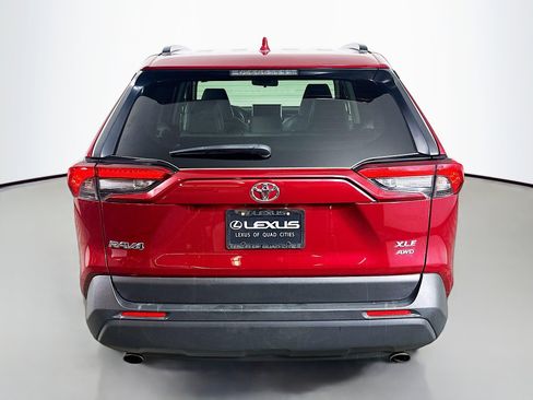 Used 2020 Toyota RAV4 XLE Premium image 6