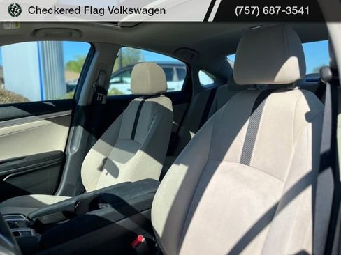 Used 2018 Honda Civic EX image 4