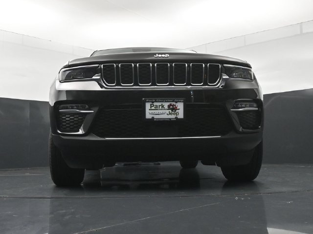Used 2023 Jeep Grand Cherokee Limited w/ Trailer Tow Prep Group (B) AWD/4WD image 19
