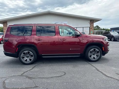 Used 2024 Jeep Wagoneer Series II AWD/4WD image 4