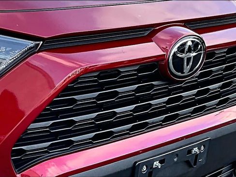 Used 2022 Toyota RAV4 LE image 29