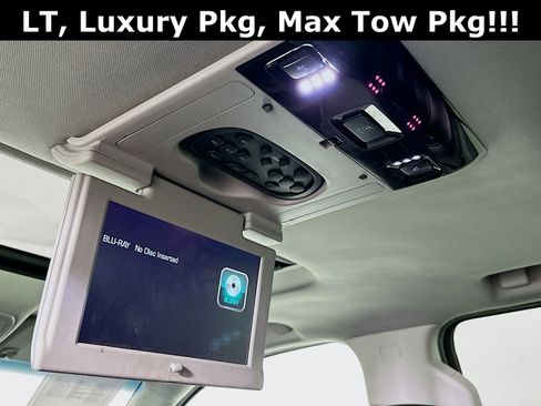 Used 2018 Chevrolet Suburban LT image 28