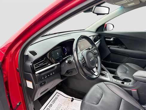 Used 2022 Kia Niro EX Premium image 9