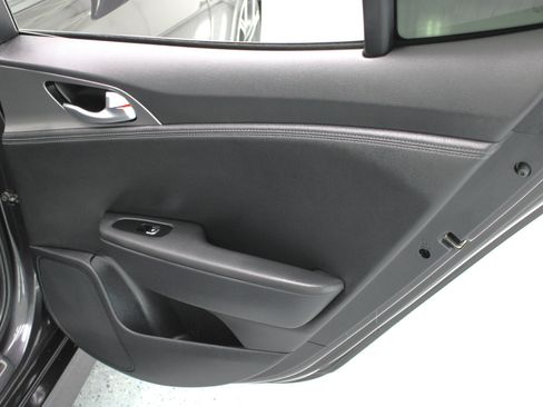 Used 2021 Kia Stinger GT image 42