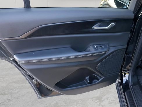 Used 2023 Jeep Grand Cherokee L Laredo image 10