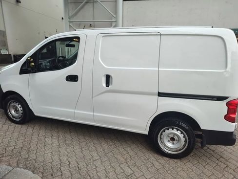 Used 2019 Nissan NV200 S w/ Back Door Glass Package image 5