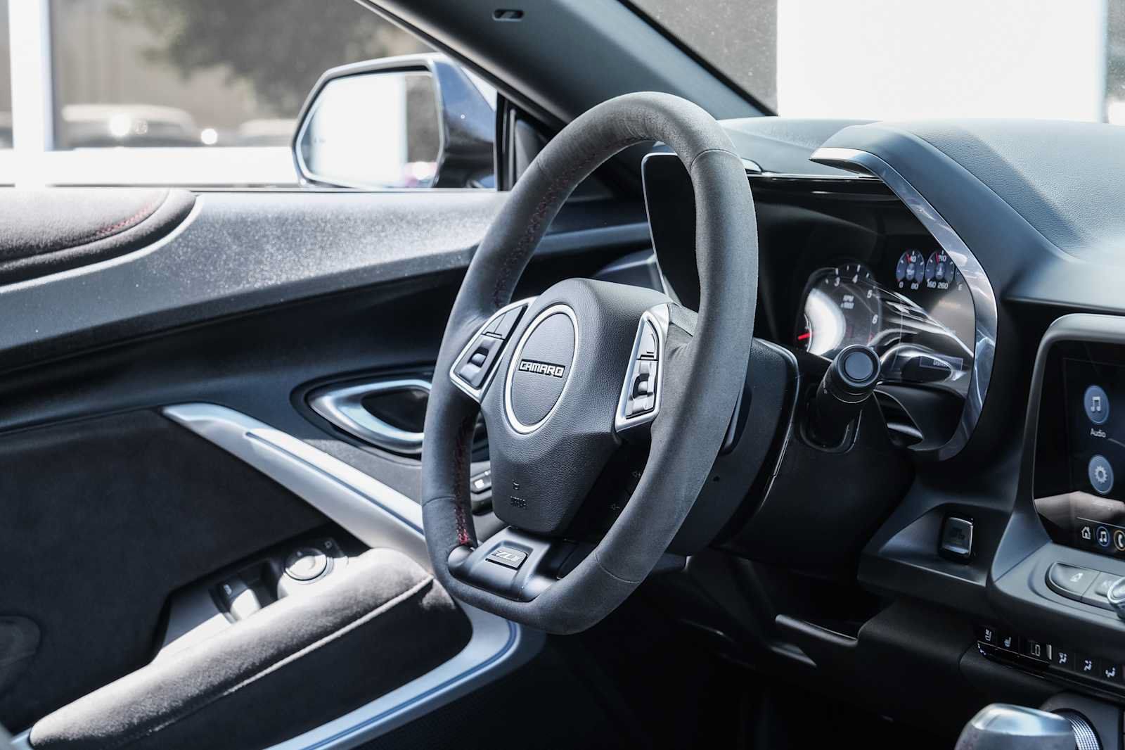 Used 2021 Chevrolet Camaro ZL1 RWD image 25