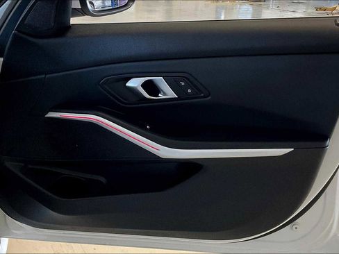 Certified 2025 BMW 330i 330i w/ M Sport Package image 21