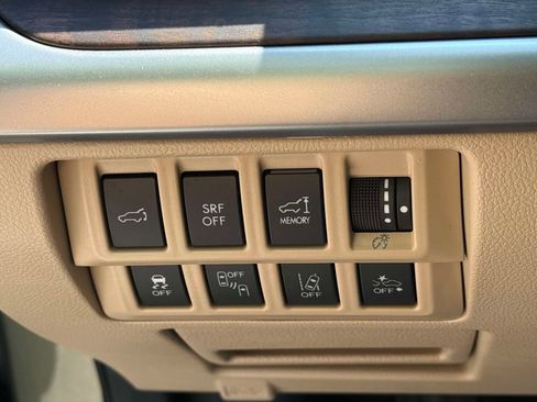 Used 2017 Subaru Outback 3.6R Limited AWD/4WD image 29