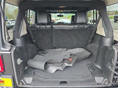 Used 2018 Jeep Wrangler Unlimited Sahara w/ Dual Top Group image 25