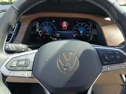 New 2026 Volkswagen Atlas SE FWD image 13