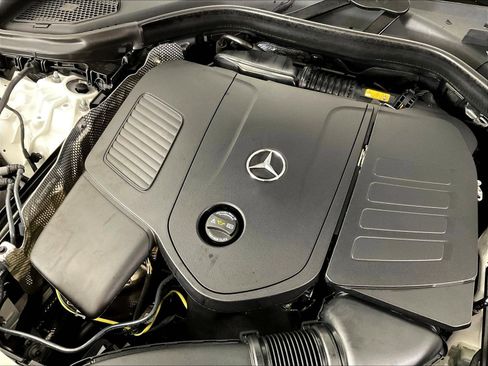 Used 2024 Mercedes-Benz GLC 300 4MATIC w/ AMG Line image 31