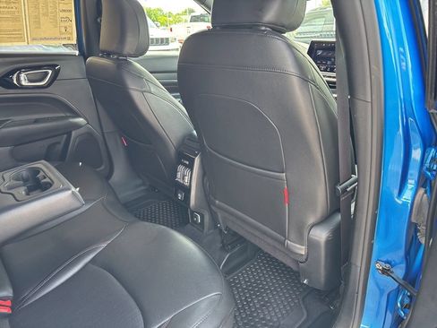 Used 2025 Jeep Compass Trailhawk AWD/4WD image 44