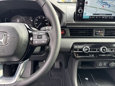 New 2025 Honda Pilot Touring image 22