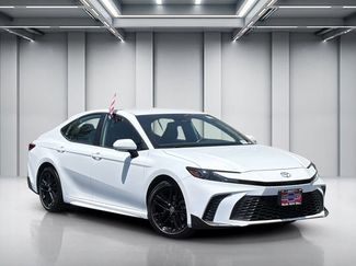Used 2025 Toyota Camry SE FWD video 1