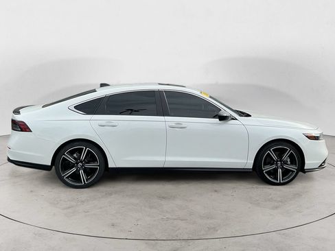 Used 2024 Honda Accord Sport image 8