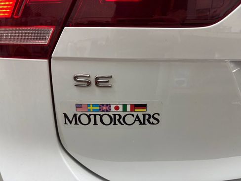 Used 2022 Volkswagen Tiguan SE AWD/4WD image 31