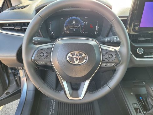 Used 2026 Toyota Corolla Cross LE FWD image 21