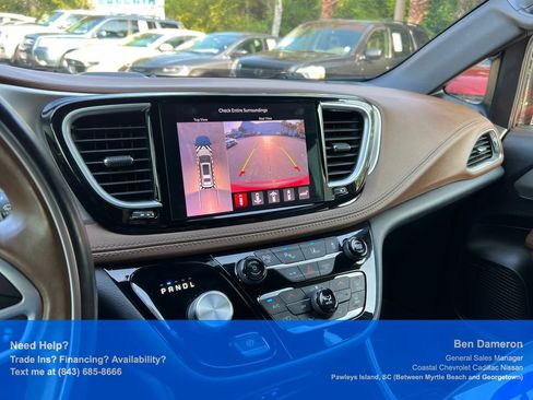 Used 2021 Chrysler Pacifica Limited w/ Uconnect Theater Family Group FWD image 23