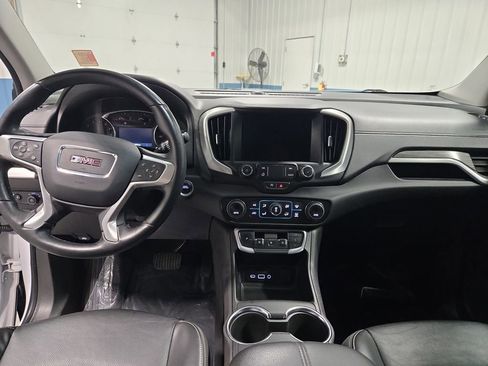 Used 2024 GMC Terrain SLT image 13