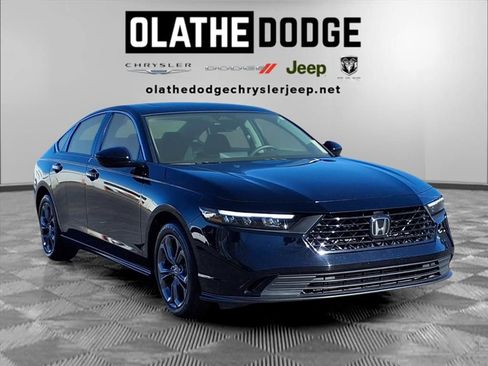 Used 2023 Honda Accord EX image 31