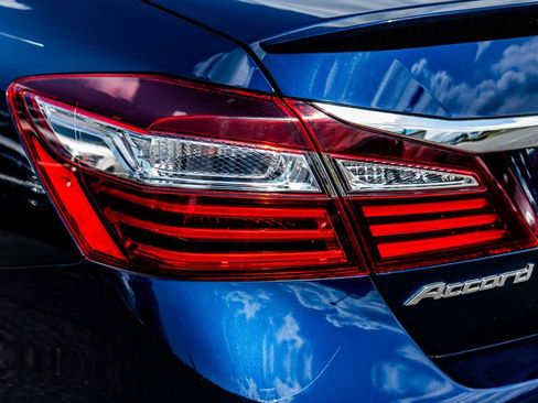 Used 2016 Honda Accord Sport image 8