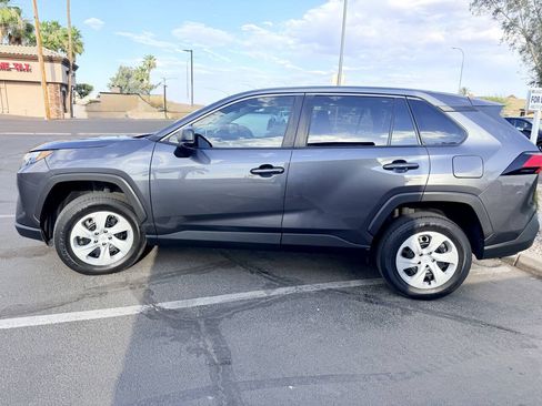 Used 2023 Toyota RAV4 LE FWD image 4