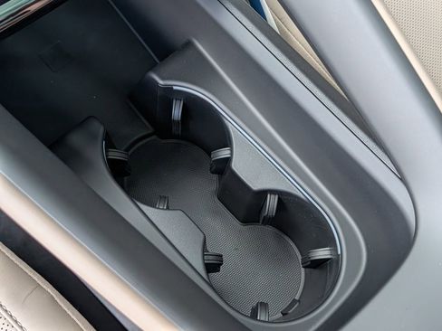 New 2026 Porsche Macan Electric RWD image 25