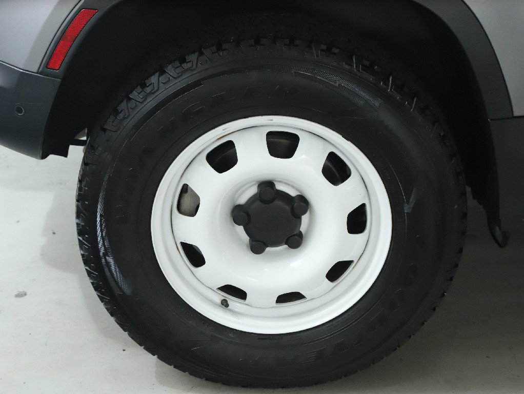 Used 2022 Land Rover Defender 90 S AWD/4WD image 12