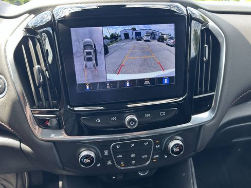 Used 2023 Chevrolet Traverse RS FWD image 20