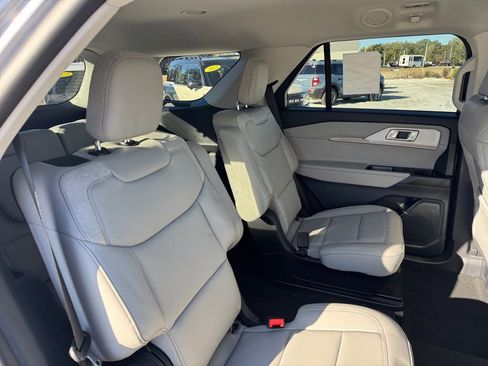 New 2026 Ford Explorer Active w/ Active Comfort Package image 26