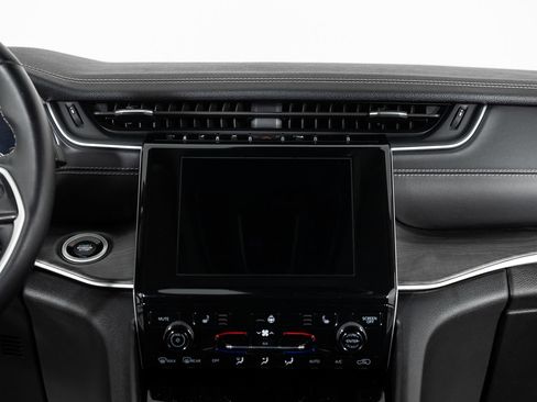 Used 2022 Jeep Grand Cherokee L Limited image 38