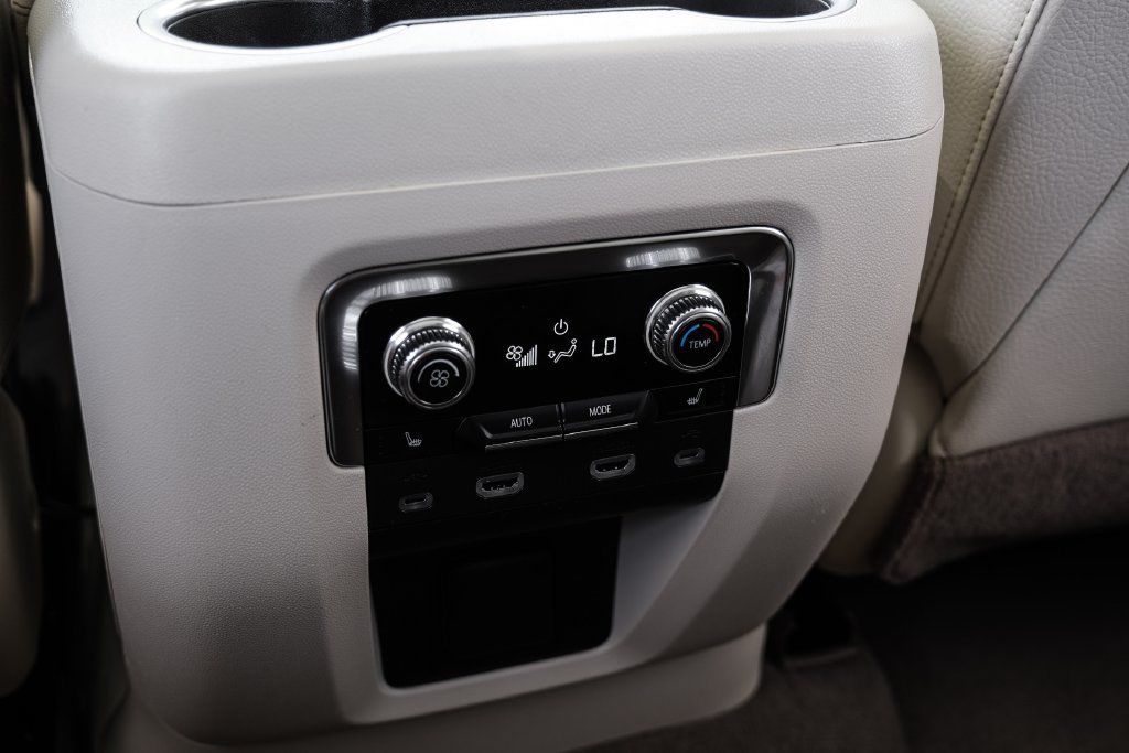 Used 2021 GMC Yukon XL Denali w/ Denali Premium Package RWD image 42