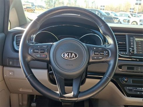 Used 2017 Kia Sedona EX image 19