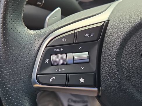 Used 2023 Genesis G70 2.0T RWD image 25