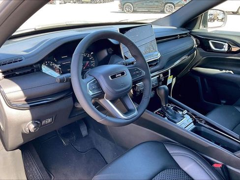 New 2026 Jeep Compass Latitude image 6