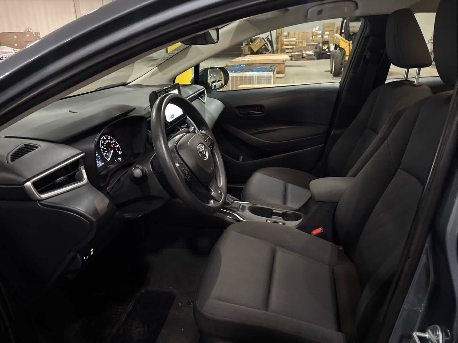 Used 2024 Toyota Corolla LE w/ LE Convenience Package FWD image 11