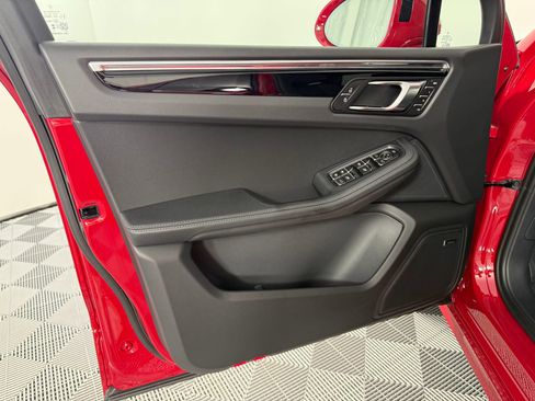 New 2026 Porsche Macan S image 27