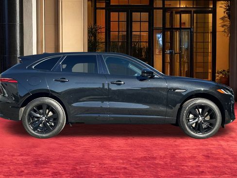 Used 2026 Jaguar F-PACE R-Dynamic S image 9