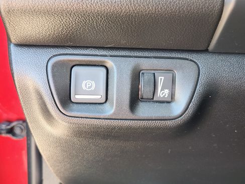Used 2021 GMC Acadia SLE w/ Driver Convenience Package FWD image 27