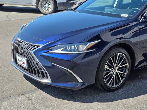 Used 2022 Lexus ES 350 w/ Premium Package image 4