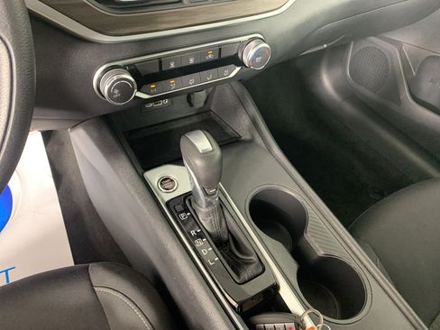 Used 2025 Nissan Altima 2.5 SV FWD image 24